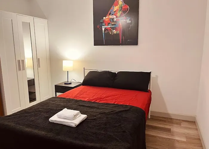 Comfortable 2 Bedroom Near Downtown Atl Sleeps 6 Free Parking